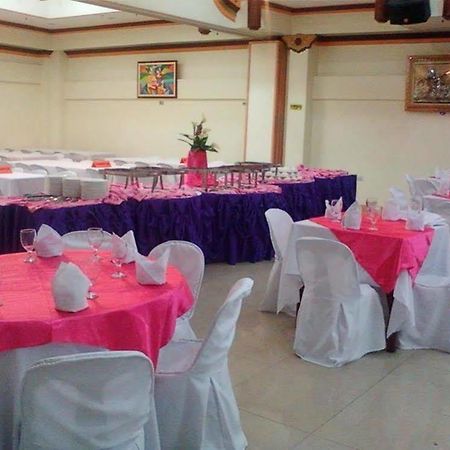 Golden Stallion Suites Cagayan de Oro Buitenkant foto