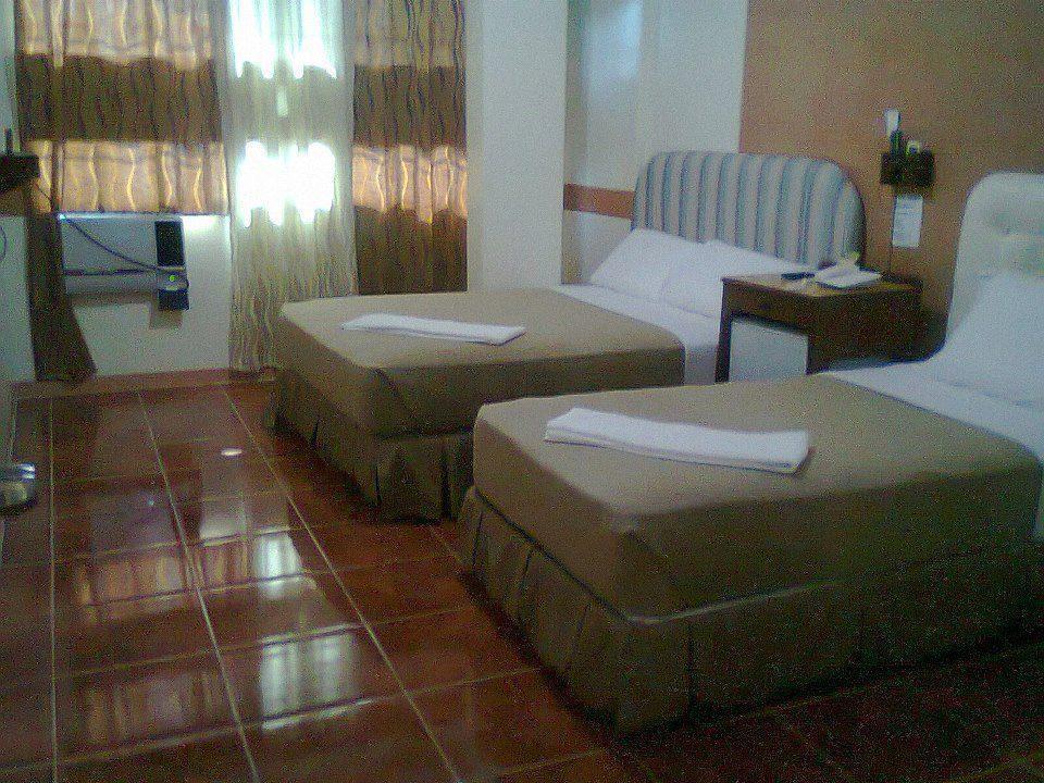 Golden Stallion Suites Cagayan de Oro Buitenkant foto