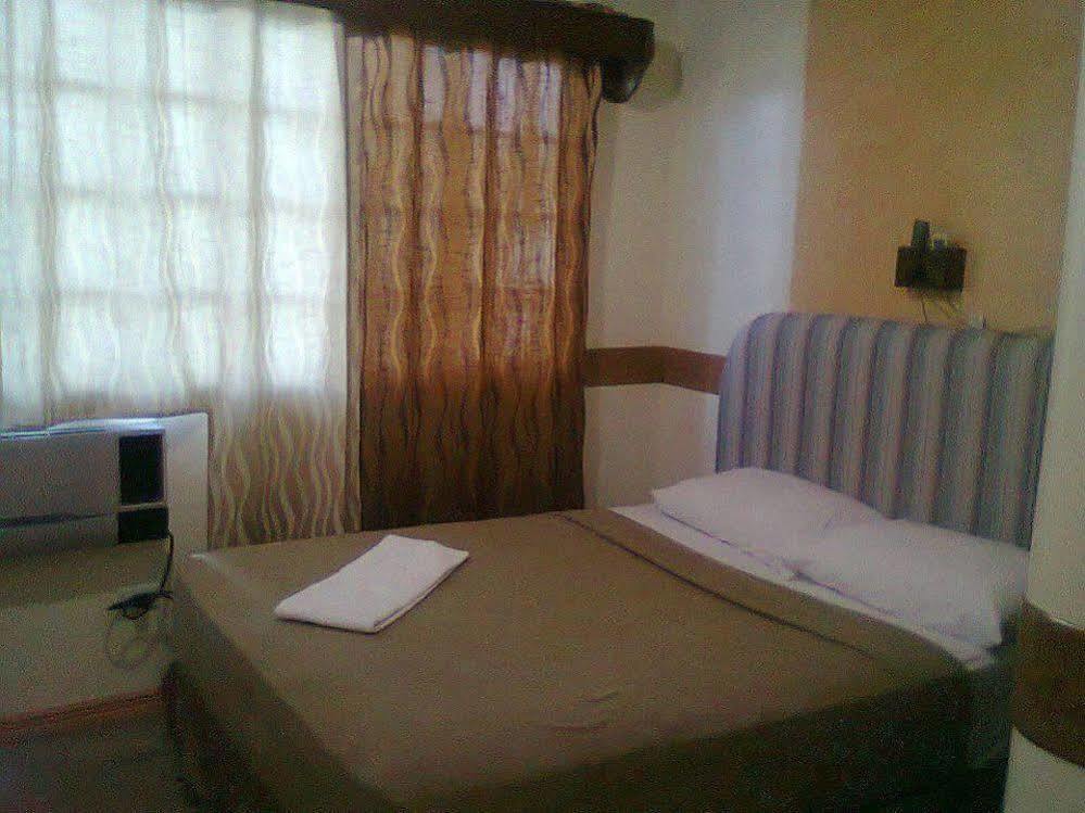 Golden Stallion Suites Cagayan de Oro Buitenkant foto