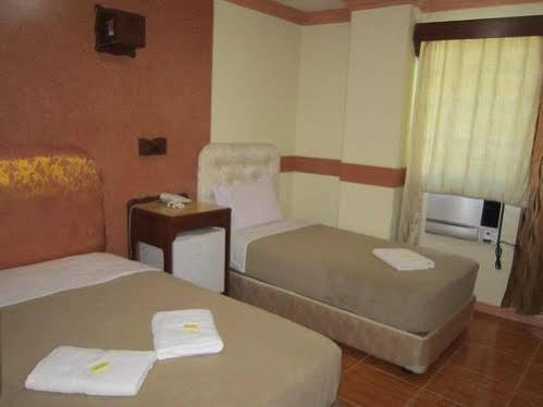 Golden Stallion Suites Cagayan de Oro Buitenkant foto